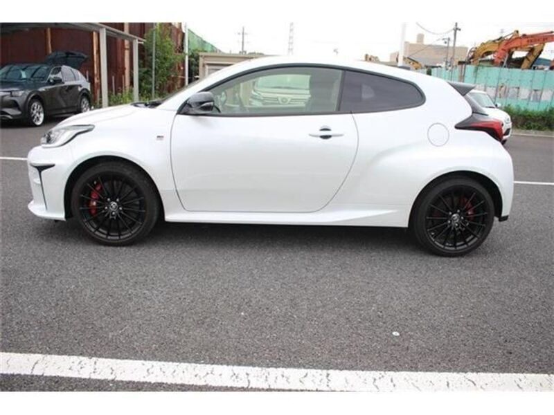 GR YARIS