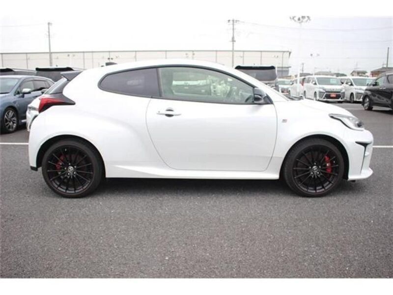 GR YARIS