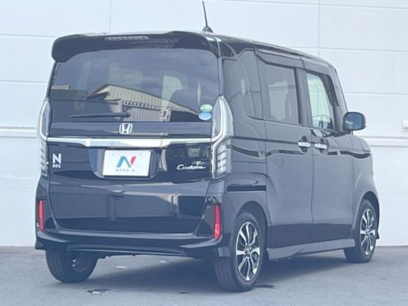 N BOX CUSTOM