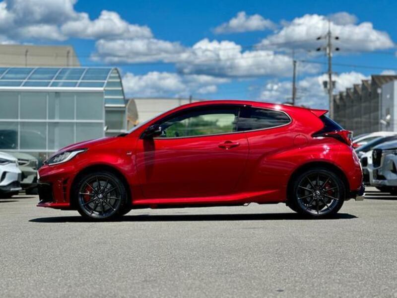 GR YARIS