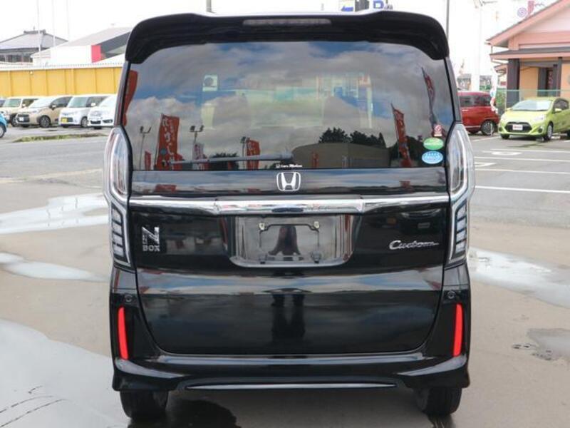 N BOX CUSTOM