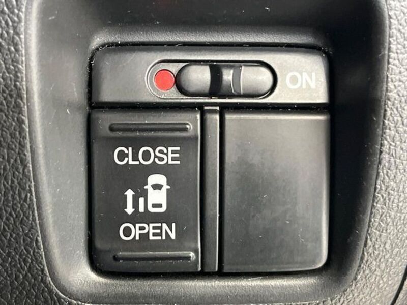 N BOX