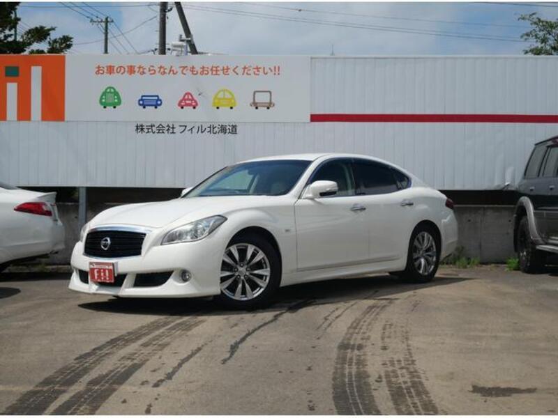 NISSAN FUGA