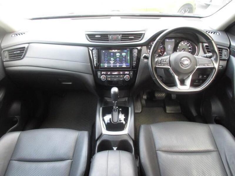 X-TRAIL