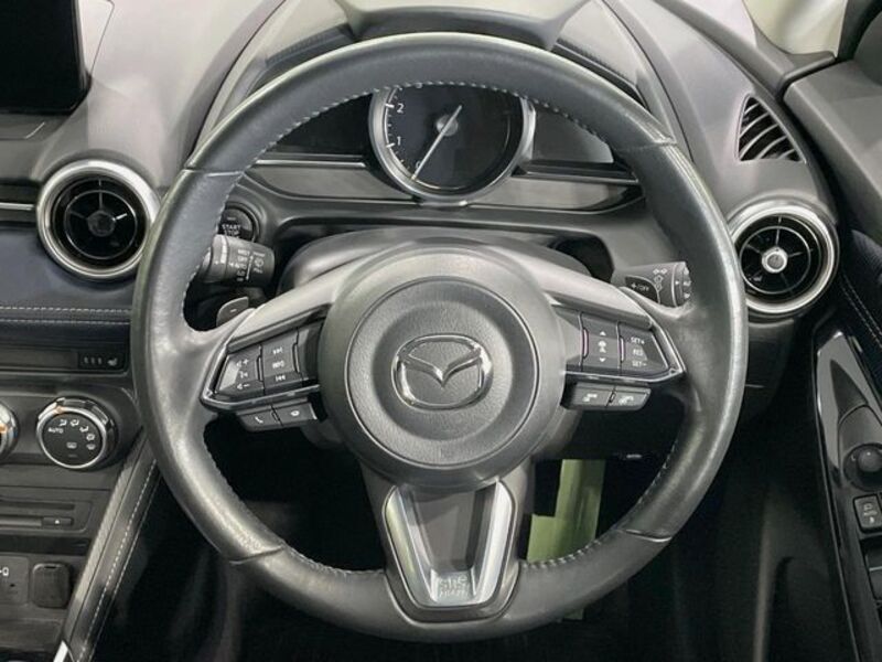 MAZDA2