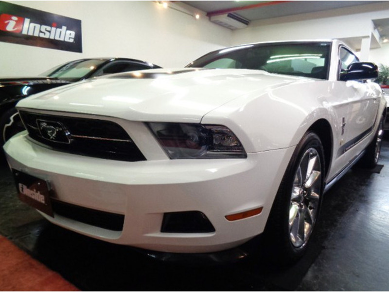 FORD MUSTANG