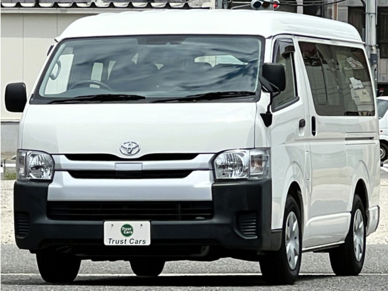 TOYOTA HIACE