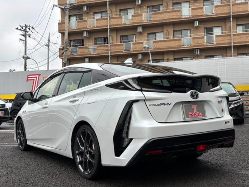 PRIUS PHV
