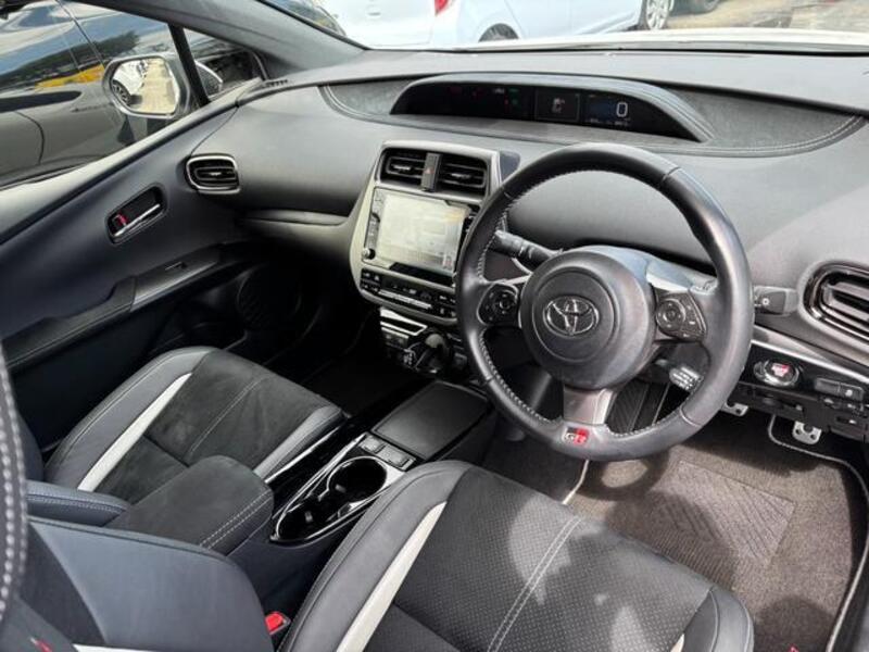 PRIUS PHV
