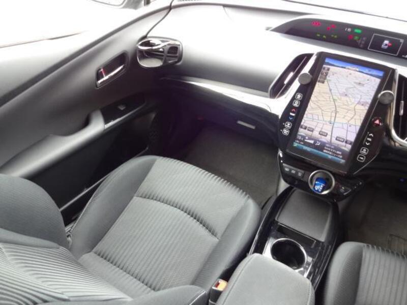 PRIUS PHV