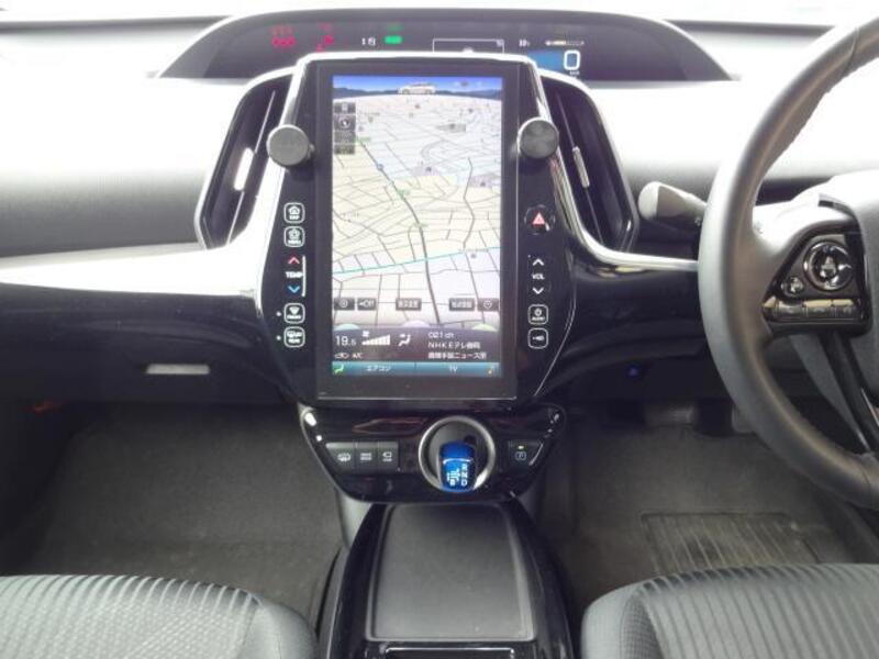 PRIUS PHV