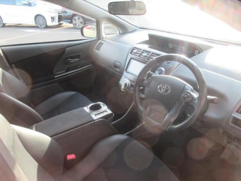 PRIUS ALPHA