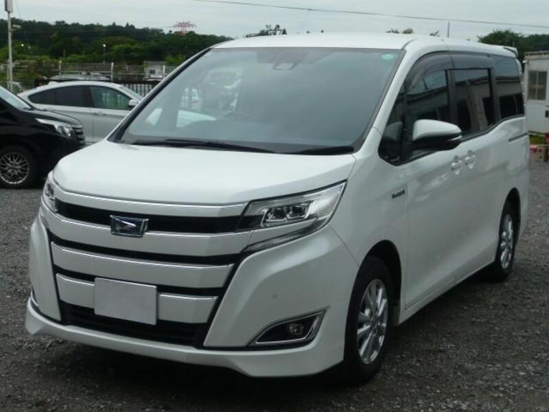 TOYOTA NOAH