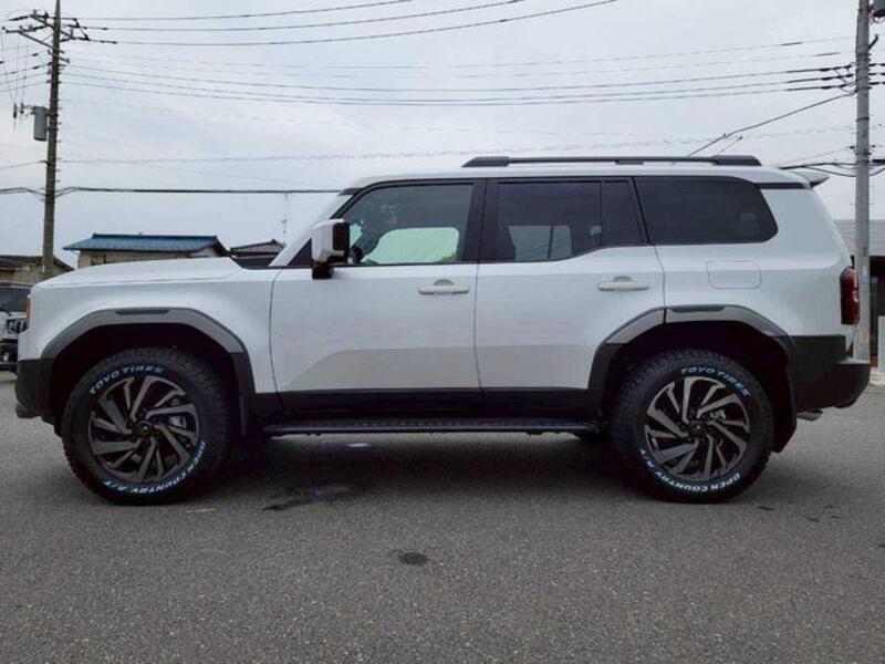 LAND CRUISER 250