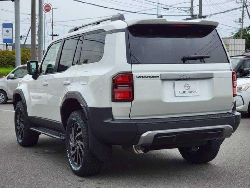 LAND CRUISER 250