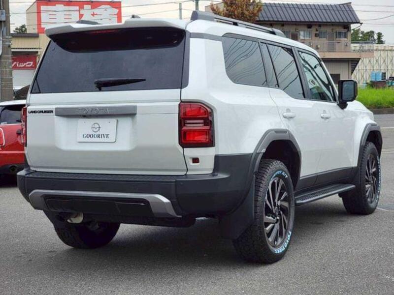 LAND CRUISER 250