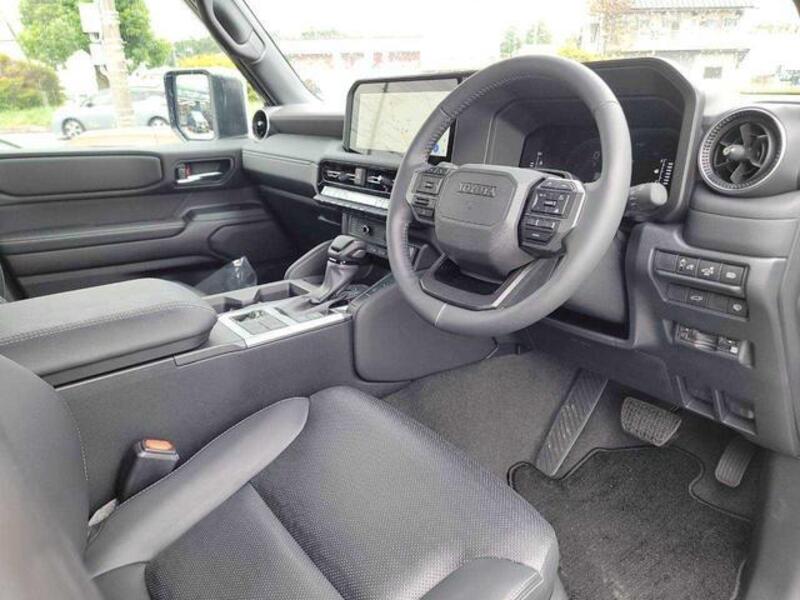 LAND CRUISER 250