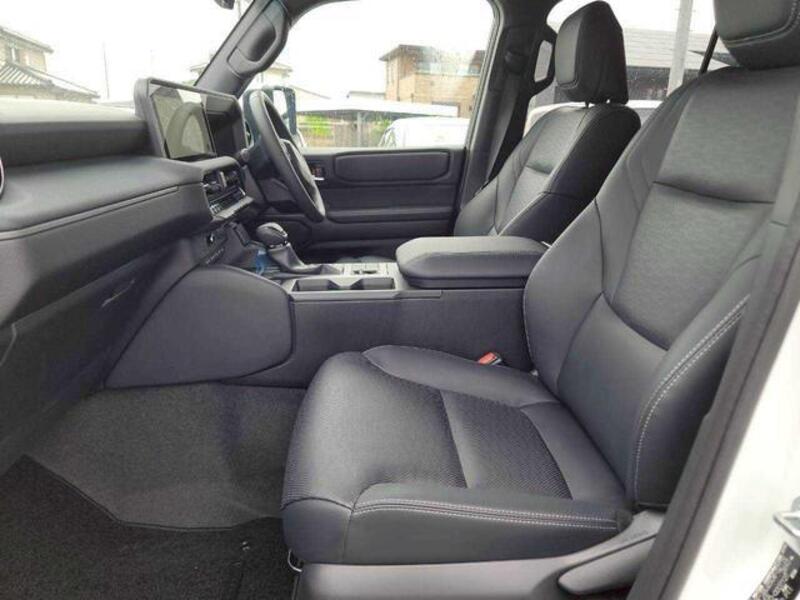 LAND CRUISER 250