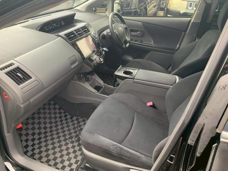 PRIUS ALPHA