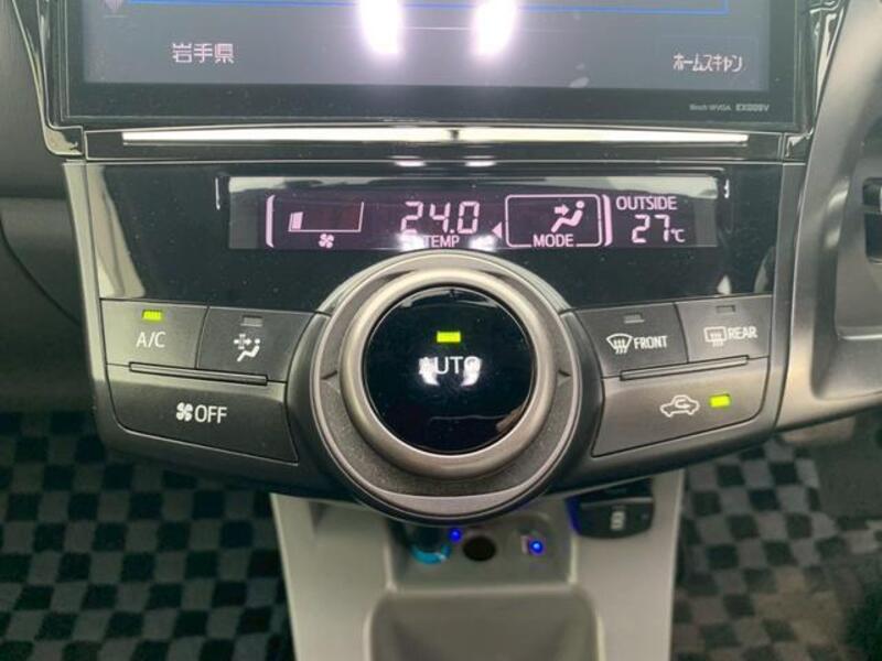 PRIUS ALPHA
