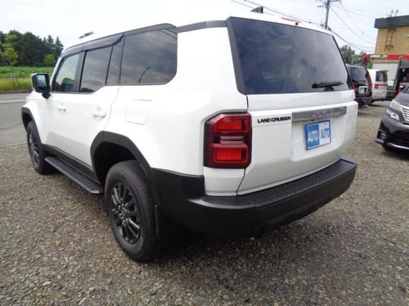 LAND CRUISER 250