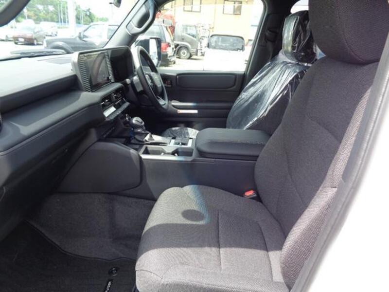 LAND CRUISER 250