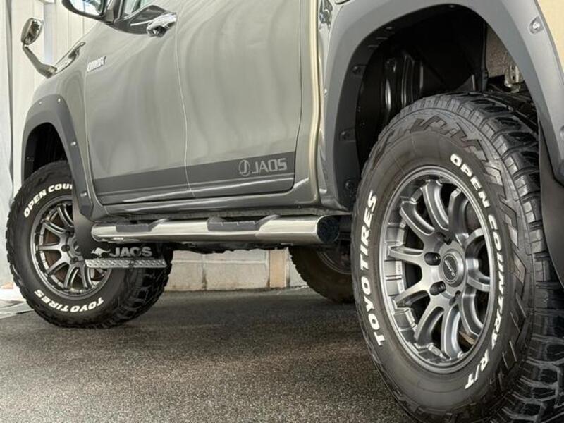 HILUX