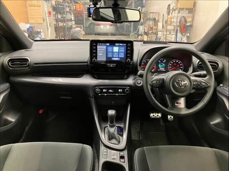 GR YARIS