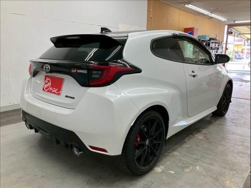 GR YARIS