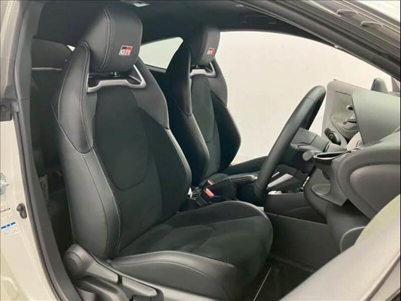 GR YARIS