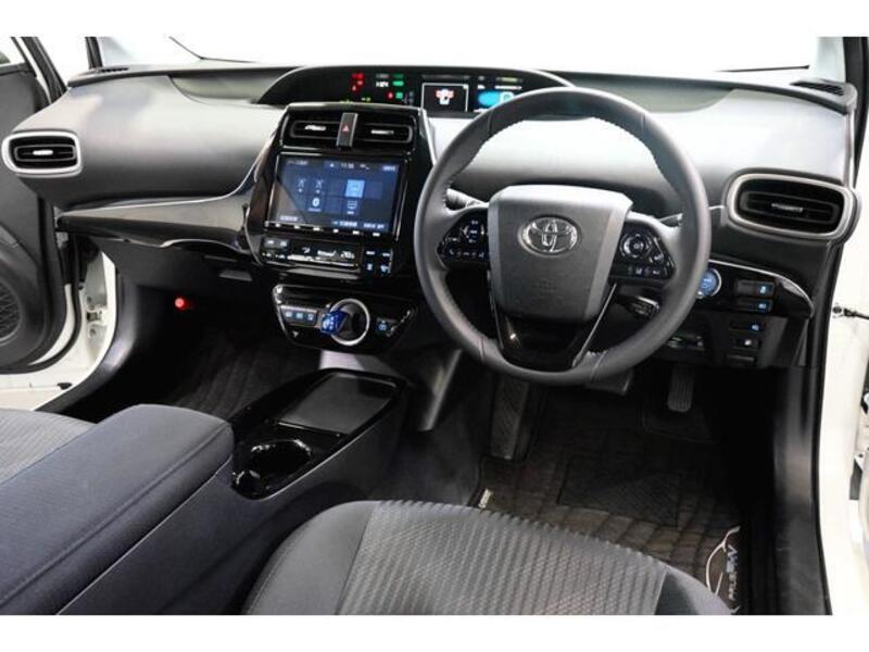 PRIUS PHV