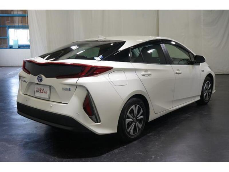 PRIUS PHV
