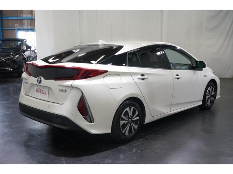 PRIUS PHV