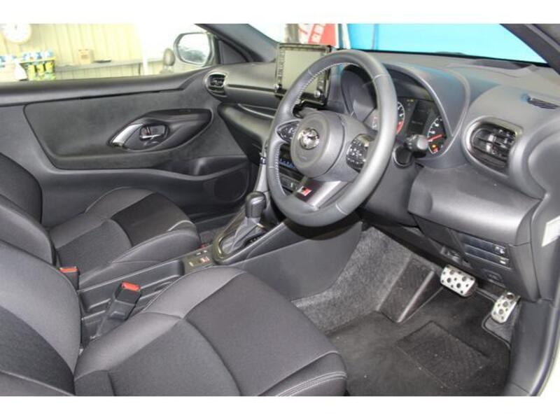 GR YARIS