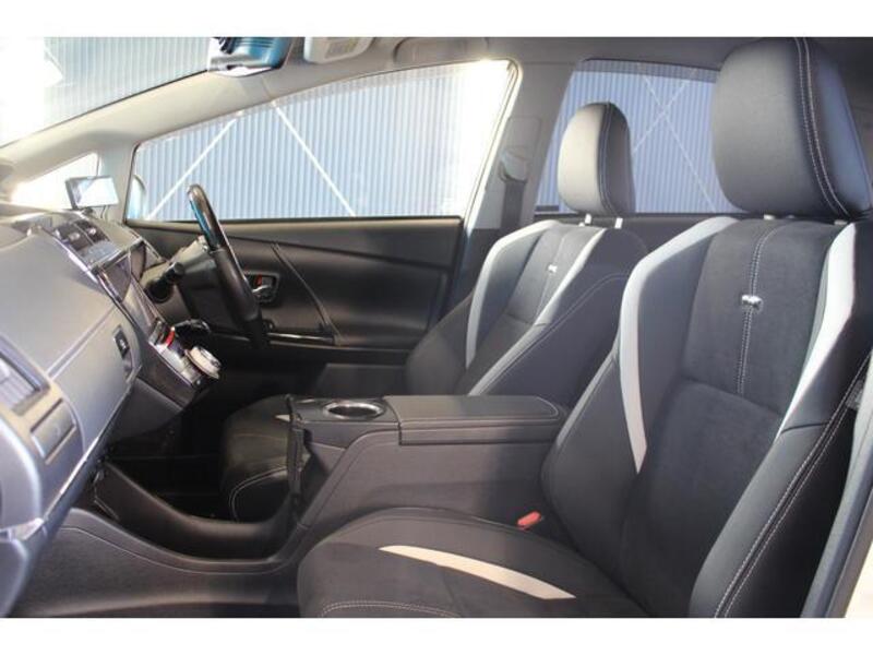 PRIUS ALPHA