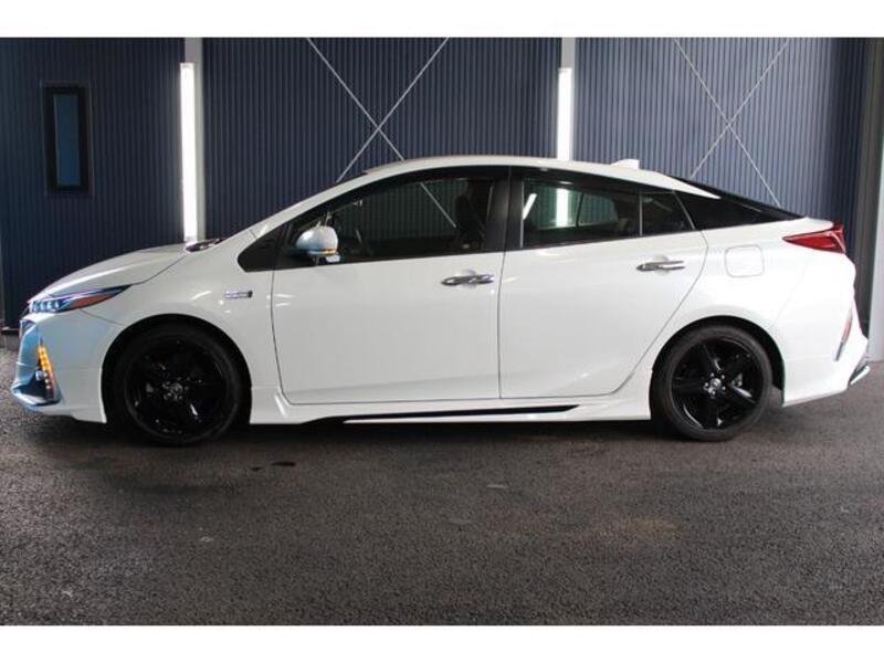 PRIUS PHV