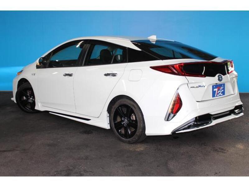 PRIUS PHV