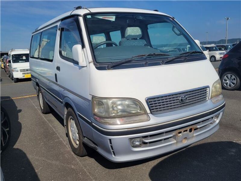 TOYOTA HIACE