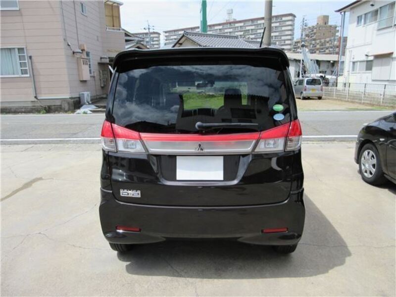 DELICA D2