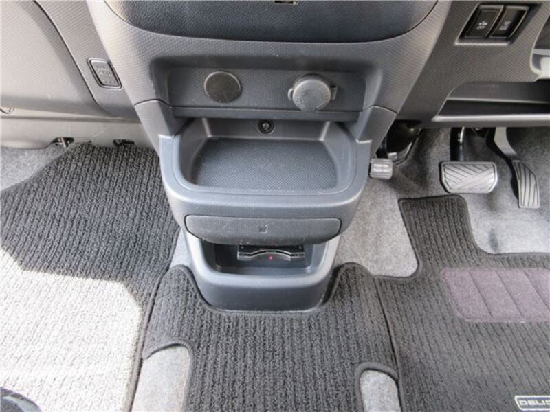 DELICA D2