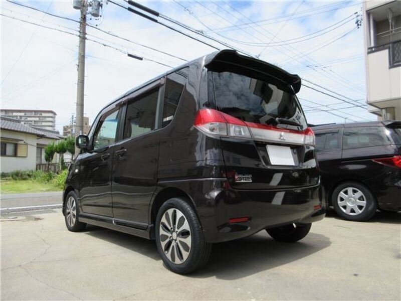 DELICA D2