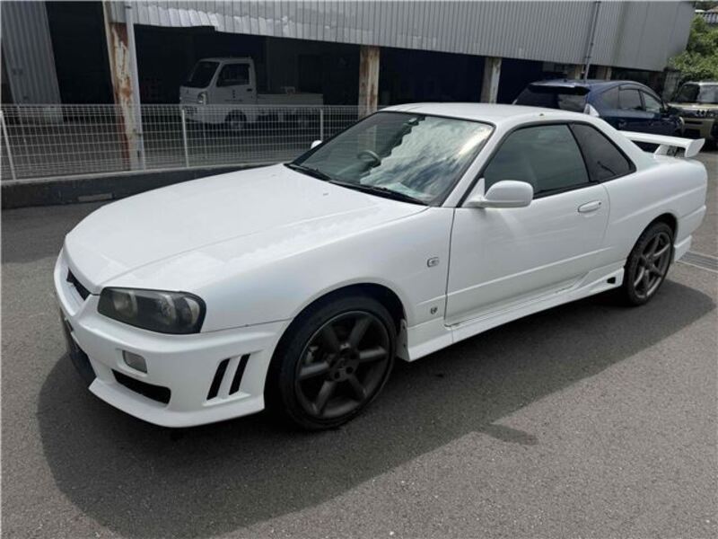 NISSAN SKYLINE