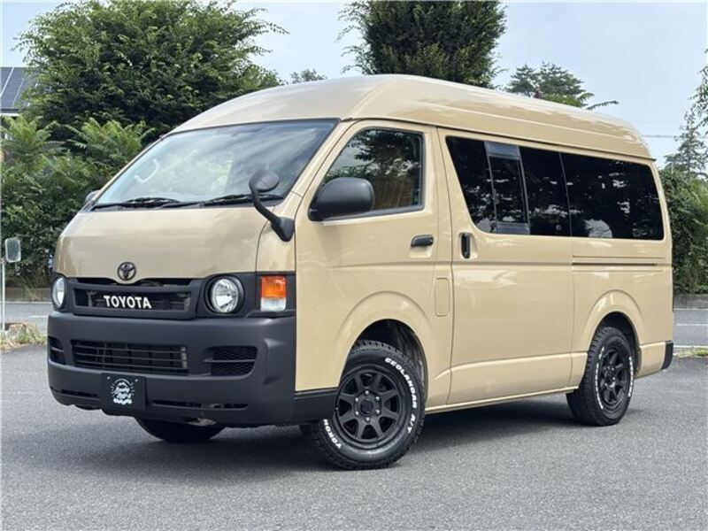 TOYOTA HIACE VAN