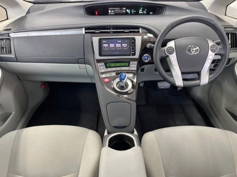 PRIUS PHV