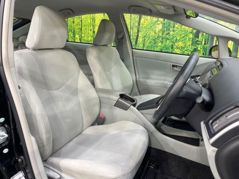 PRIUS PHV