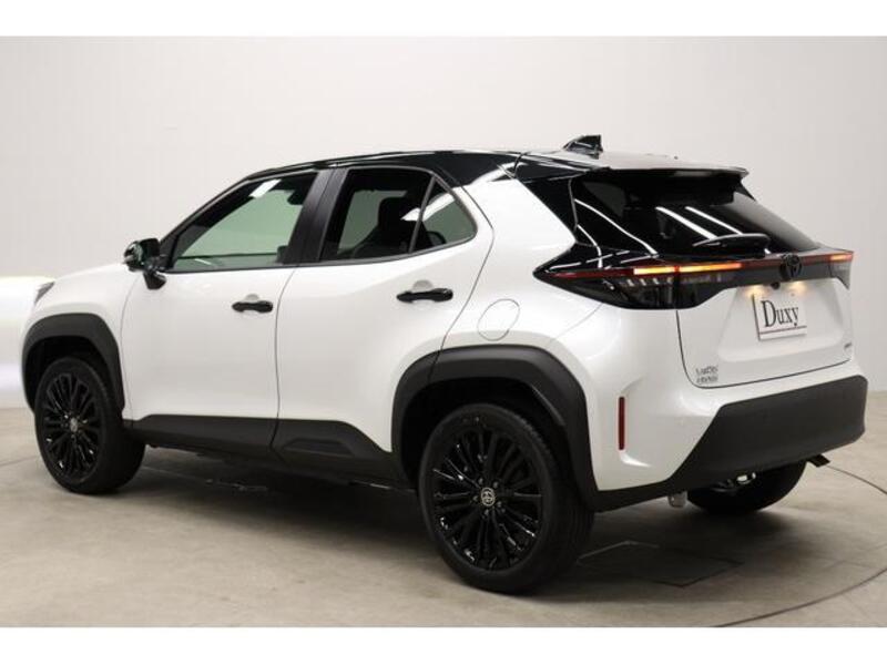 YARIS CROSS