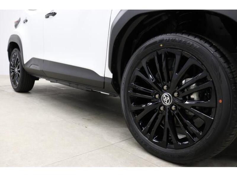 YARIS CROSS