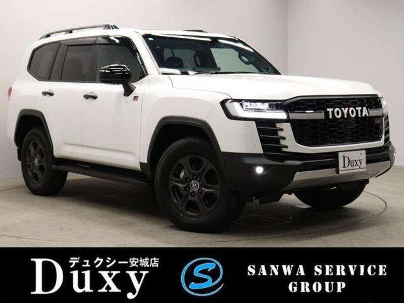 TOYOTA LAND CRUISER