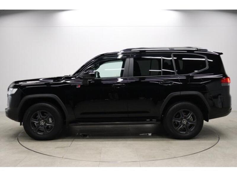 LAND CRUISER