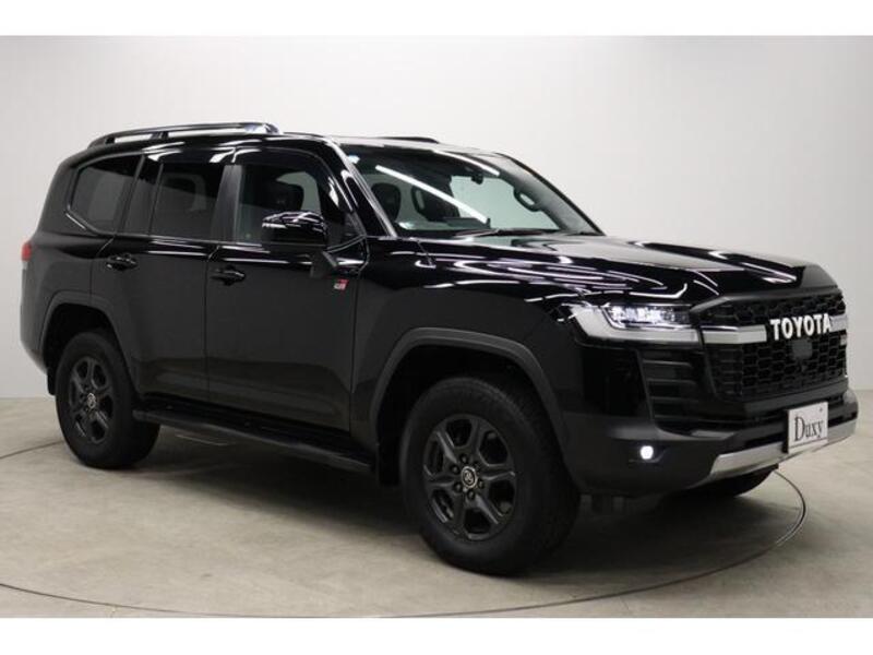 LAND CRUISER